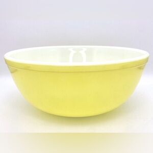 PYREX Yellow Nesting Mixing Bowl 10" 404 Primary Colors 4 Quart USA Vintage